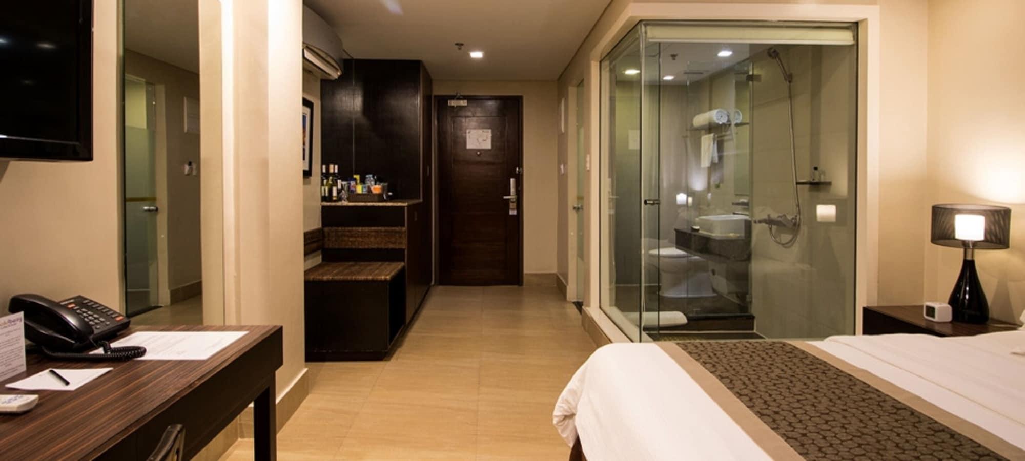 Goldberry Suites & Hotel Mactan Lapu-Lapu City Exterior photo