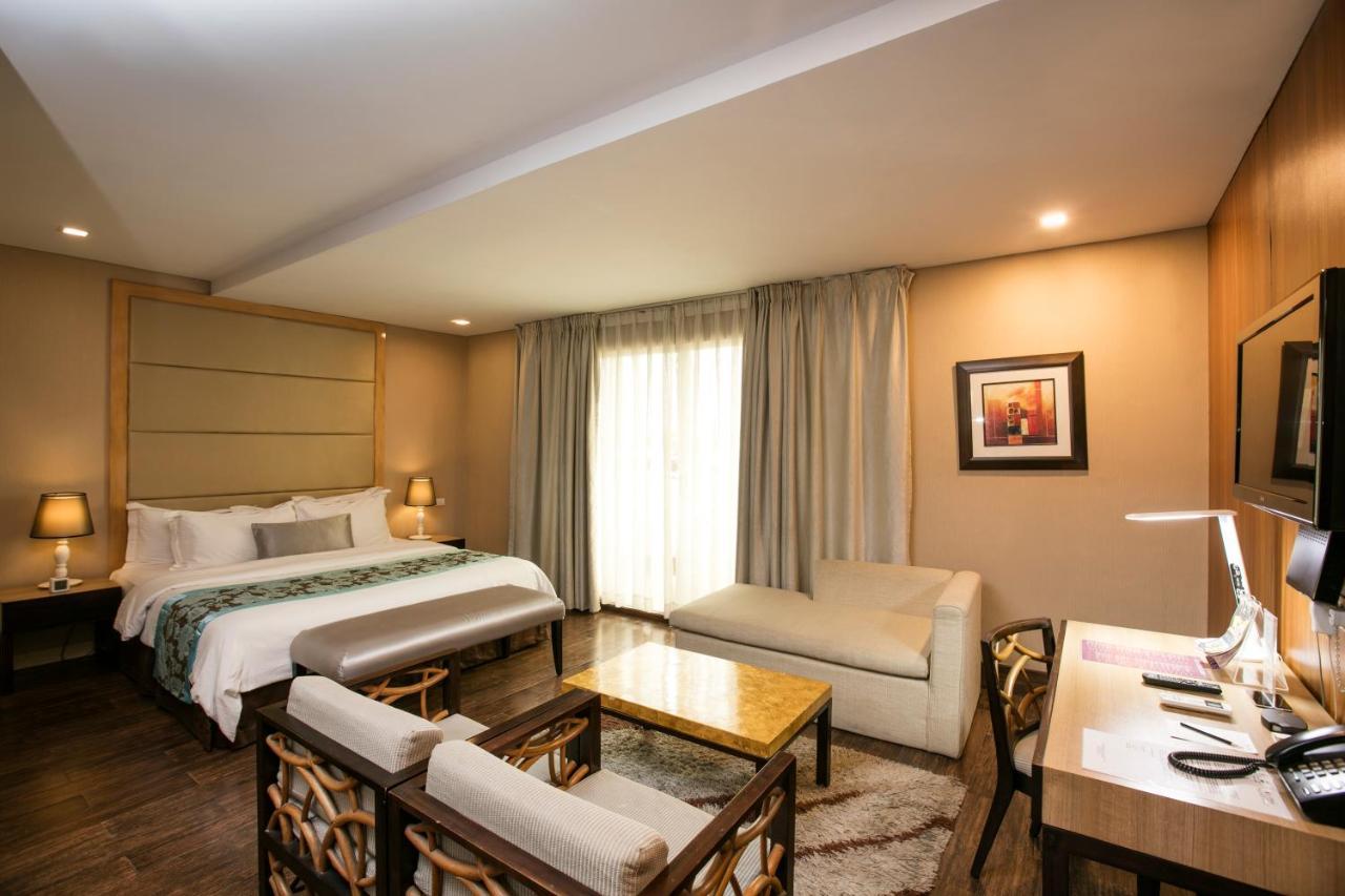Goldberry Suites & Hotel Mactan Lapu-Lapu City Exterior photo