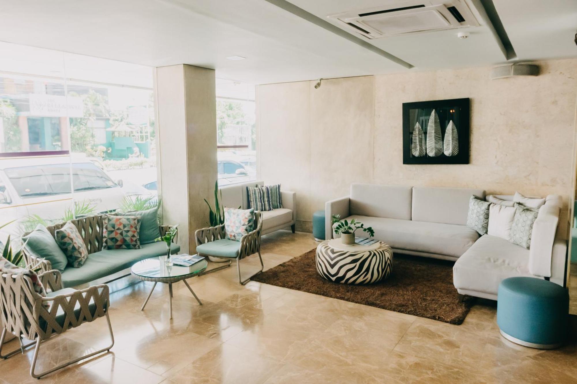 Goldberry Suites & Hotel Mactan Lapu-Lapu City Exterior photo