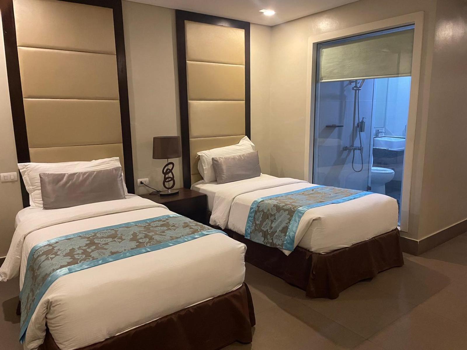 Goldberry Suites & Hotel Mactan Lapu-Lapu City Exterior photo