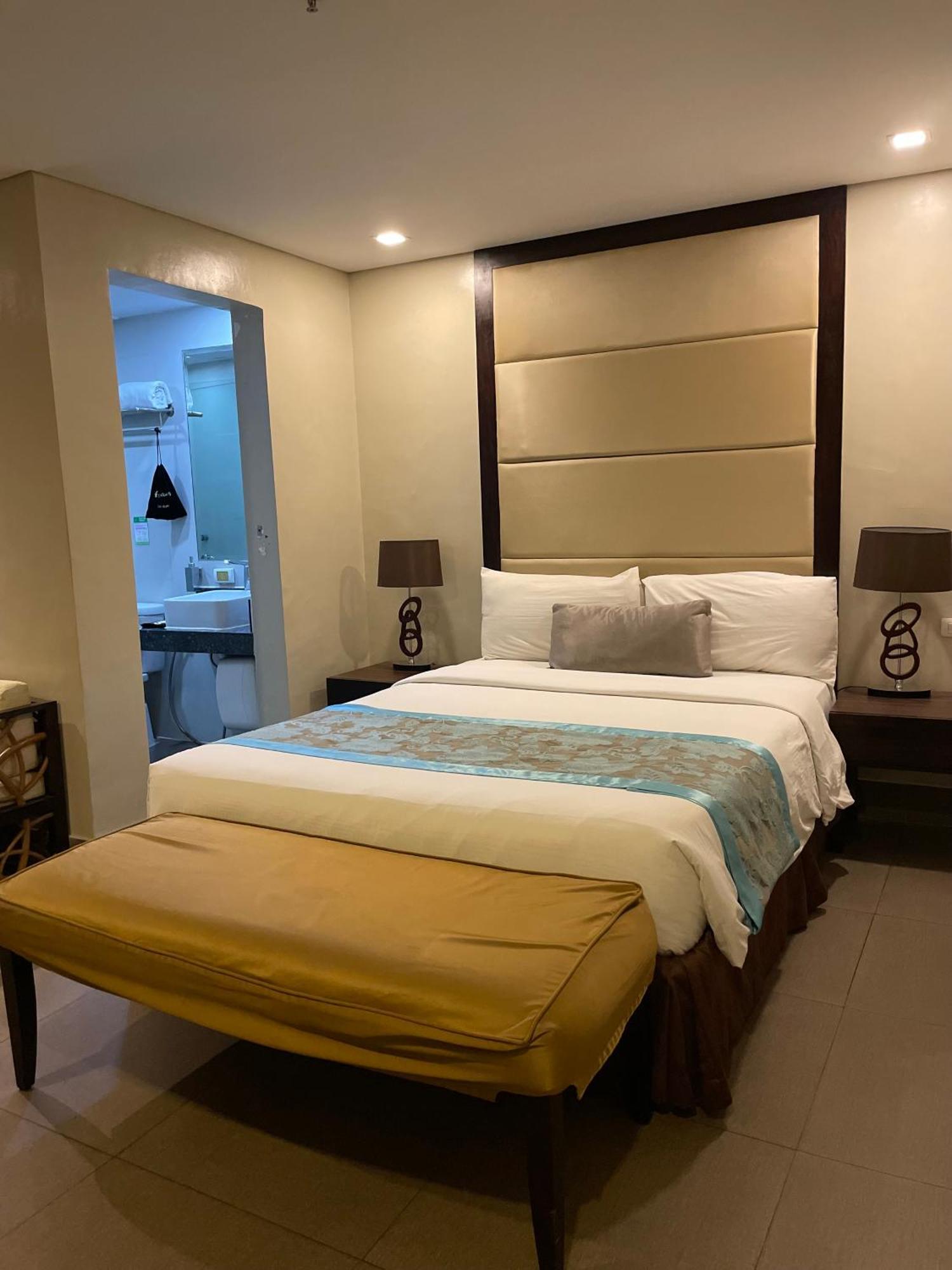 Goldberry Suites & Hotel Mactan Lapu-Lapu City Exterior photo