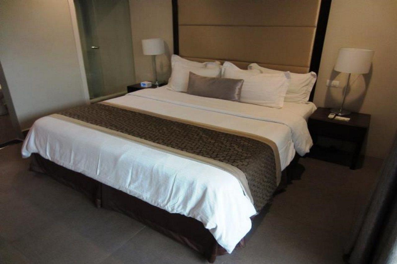 Goldberry Suites & Hotel Mactan Lapu-Lapu City Exterior photo