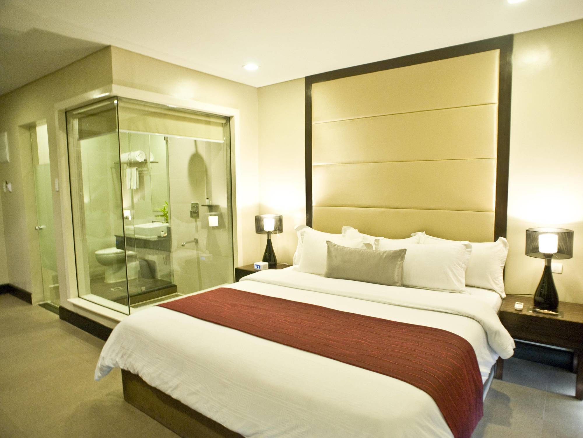 Goldberry Suites & Hotel Mactan Lapu-Lapu City Exterior photo