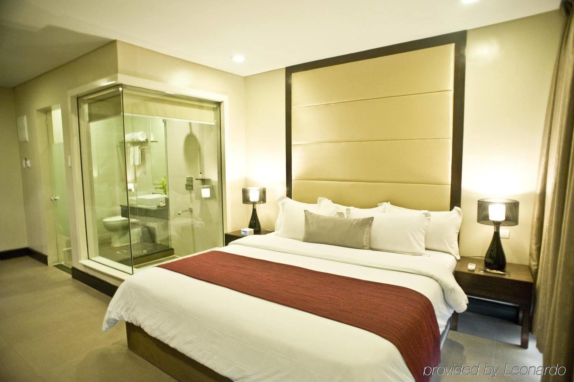 Goldberry Suites & Hotel Mactan Lapu-Lapu City Exterior photo